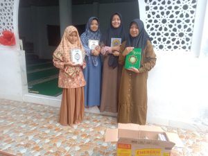 Pondok Tahfidz Damarian Kareem Terima Mushaf Alqur’an dari KoPaJa