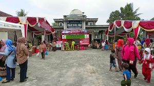 Masyarakat Serbu Pasar Murah di Desa Kalirejo Kecamatan Palas