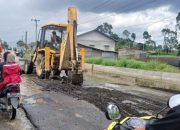 Gubernur Mirza Prioritaskan Perbaikan Jalan Liwa–Batas Sumsel