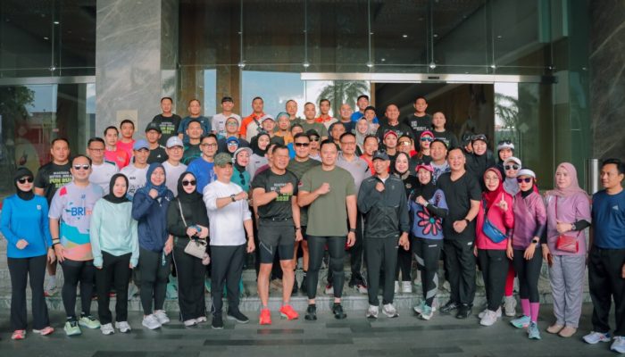 Gubernur Mirza Dampingi Menko Agus Harimurti Yudhoyono dalam Acara Fun Run di Bandar Lampung