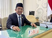 UMP Naik, Tapi Siapa Menanggung Risikonya?