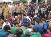 Aliansi Lampung Melawan Aksi di DPRD, Kadisdikbud Thomas Amirico Tegaskan Komitmen Pendidikan Gratis
